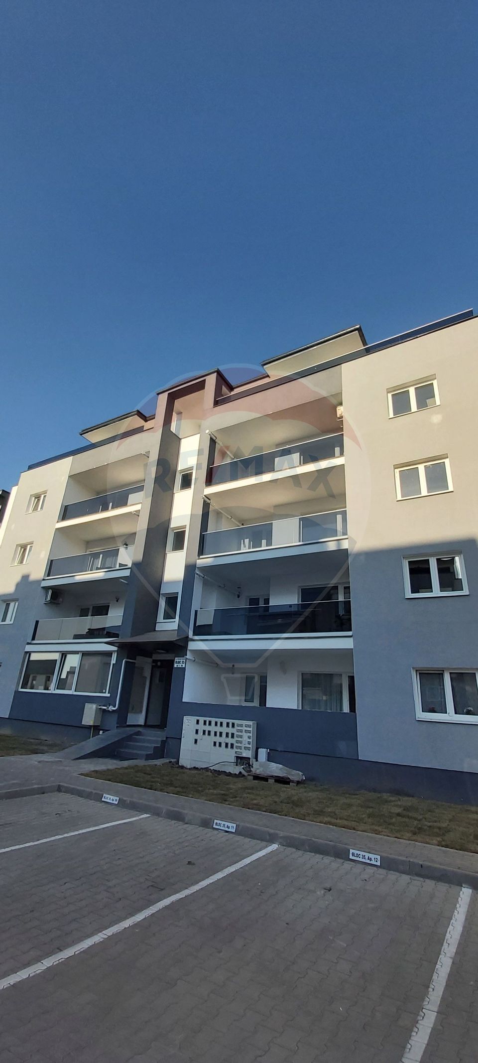 Apartament 3 camere, nou, în Cartierul Kogalniceanu - prima inchiriere