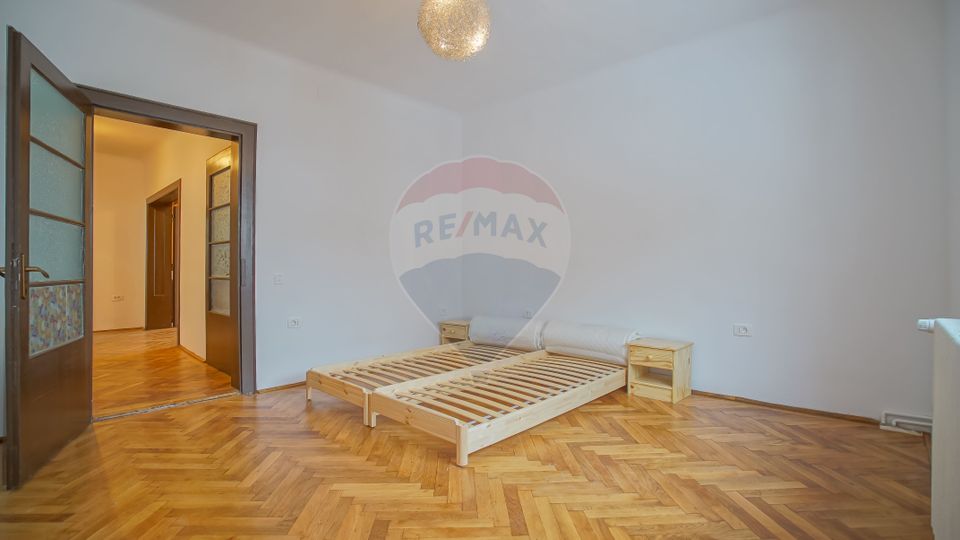 Apartament cu 3 camere în casă cu grădină Drumul Poienii