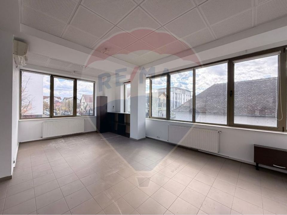Birou luminos 70 mp în clădire modernă, zona Calea Dumbrăvii Sibiu