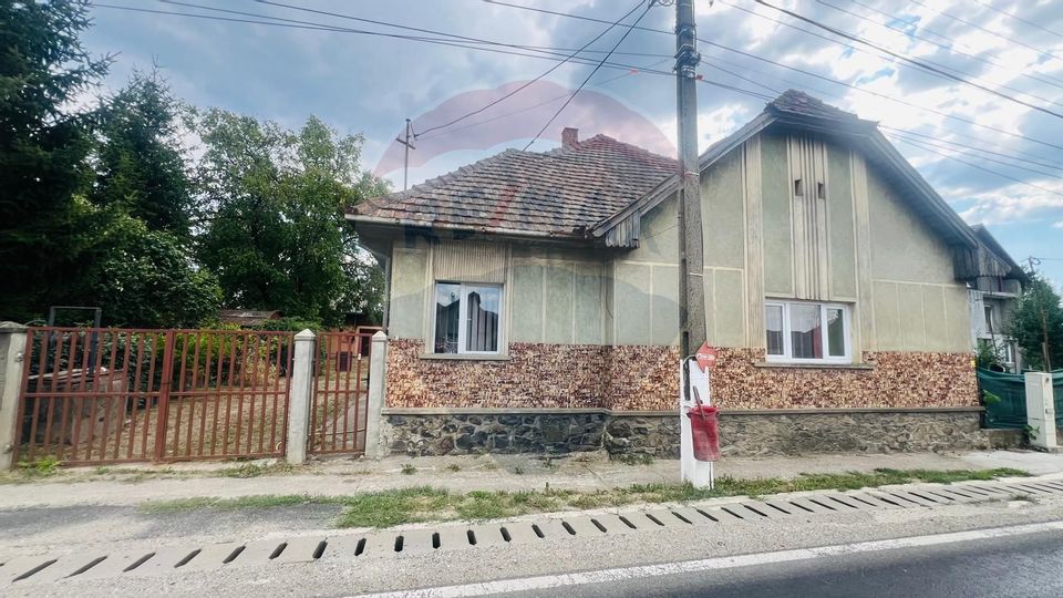 Casă cu 34 arii central Tăuții Magherăuș