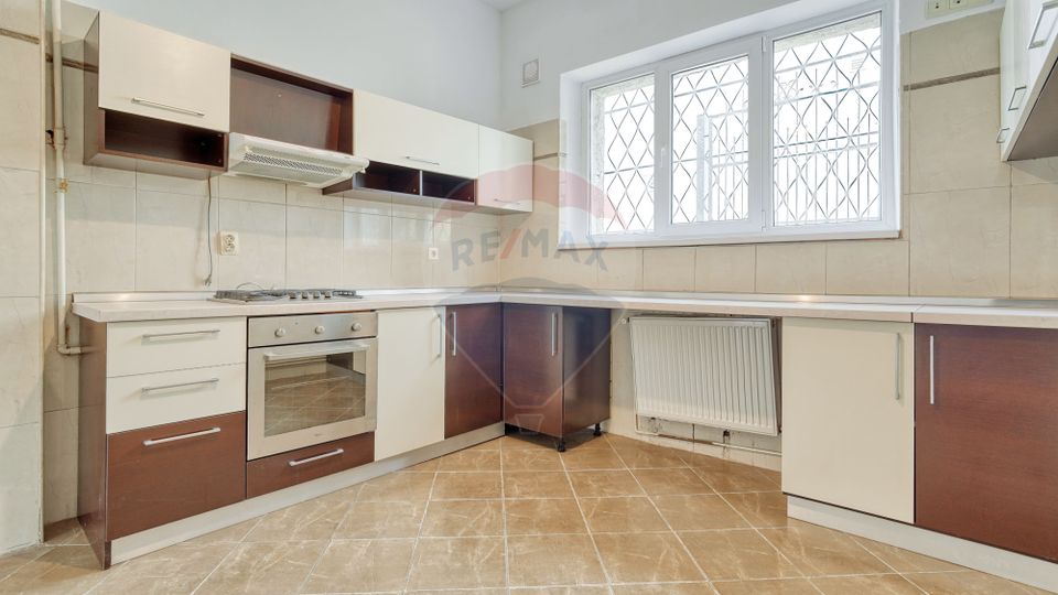 4 room Apartment for rent, Centrul Istoric area