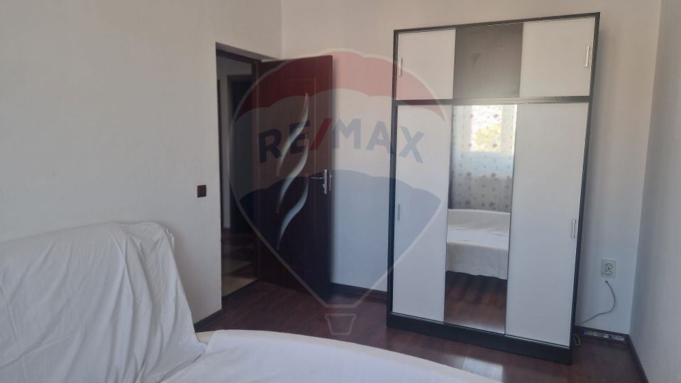 Apartament cu 2 camere de vânzare în zona Tractorul