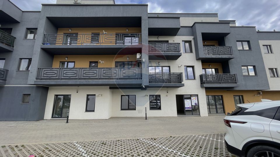 Apartament 2 camere de închiriat la parter, zona Tractorul