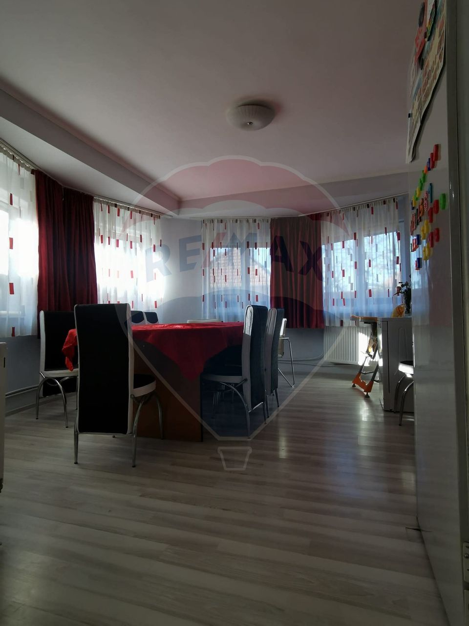 Casă 6 camere si curte, zona Metro Oradea, de vanzare