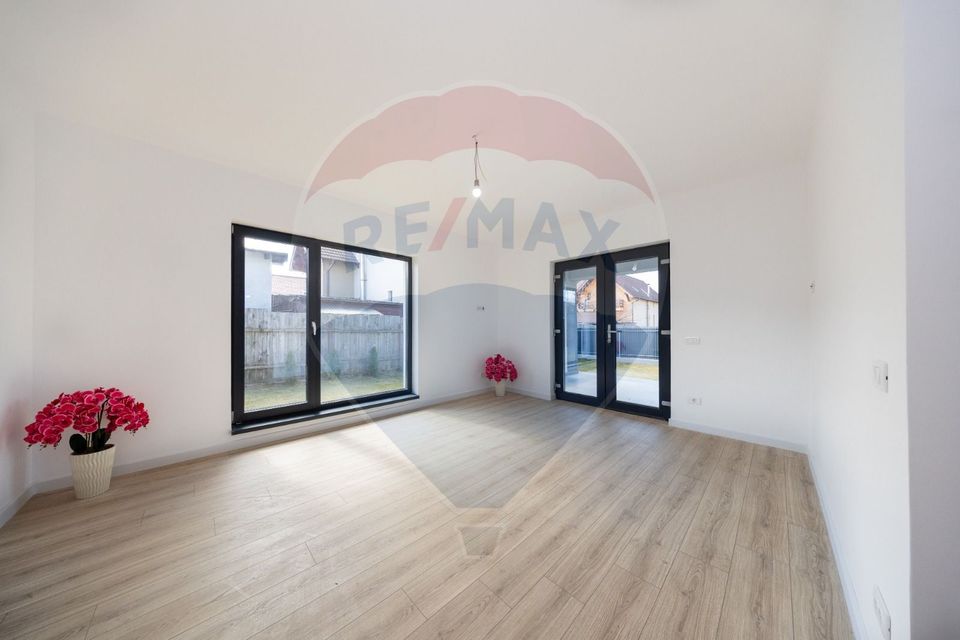 4 room House / Villa for sale