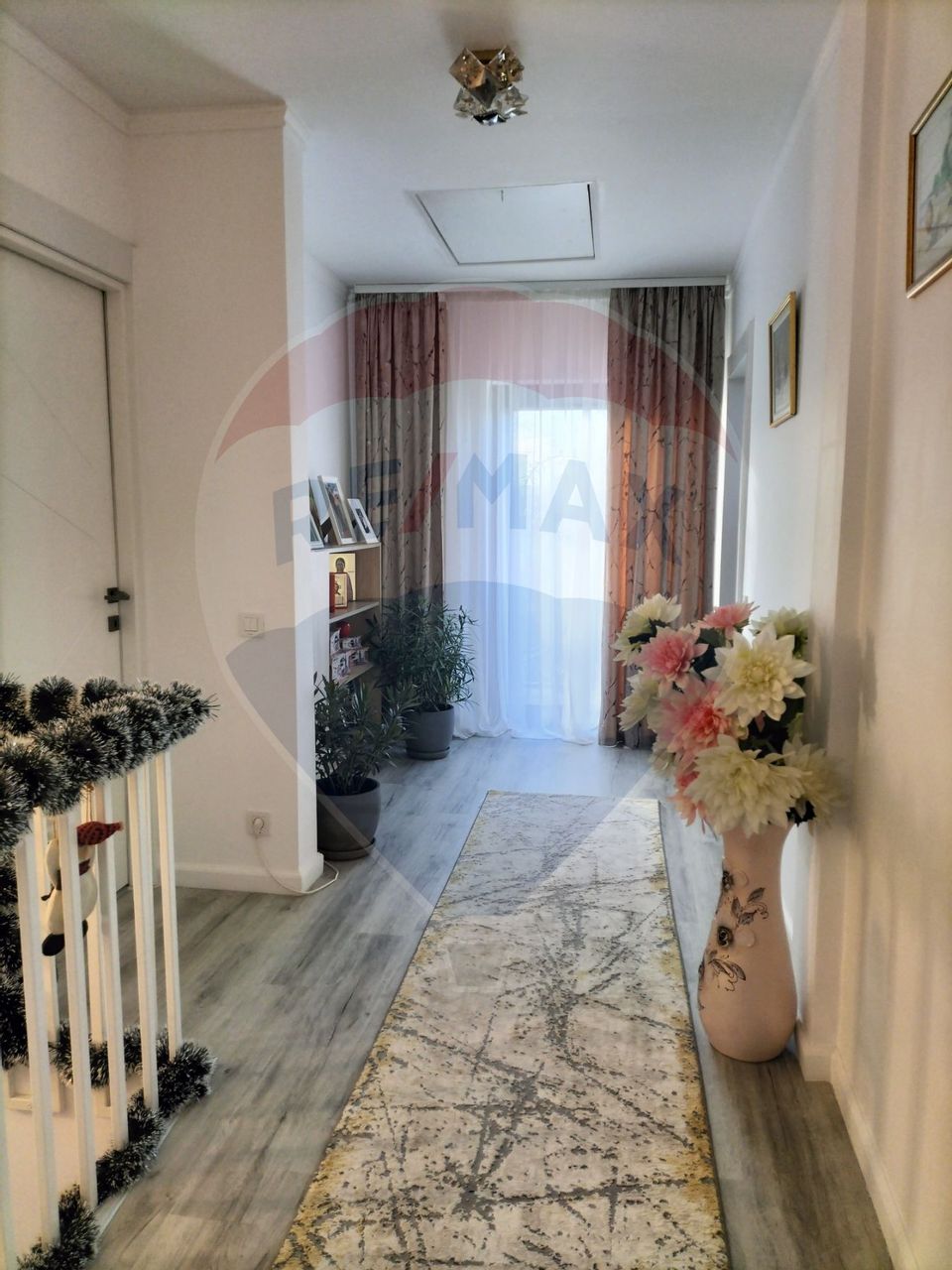 Casă / Vilă cu 5 camere - la 2 minute de Complex Cosmopolis