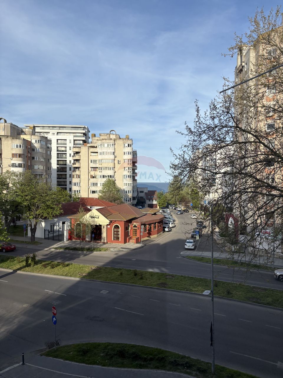 Apartament de vânzare 2 camere central cu vedere la mare