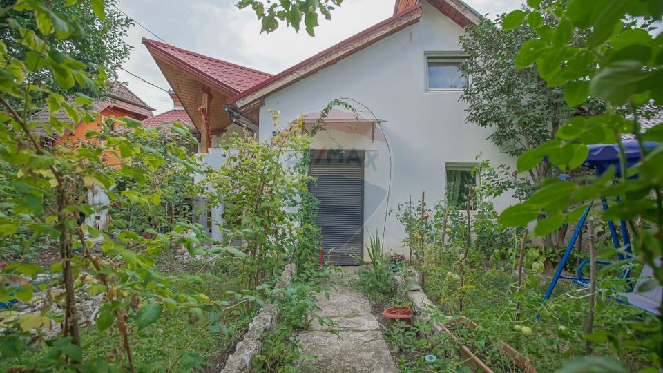 De vanzare vilă cu 5 camere, curte și garaj, în Șchei