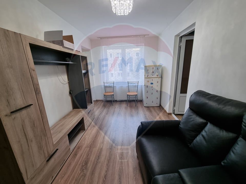 Apartament 2 camere semidecomandat