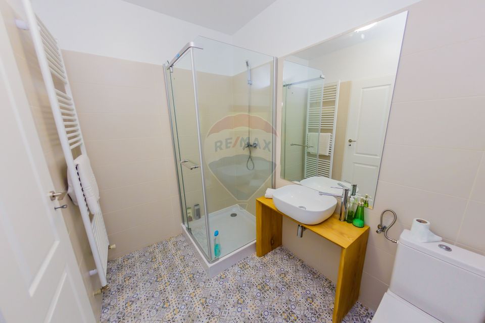 8 room House / Villa for sale