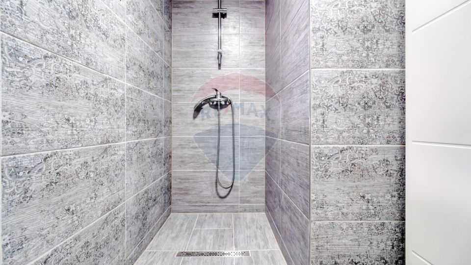 REZERVAT! Apartament generos, 6 camere, 3 băi, str Castelului