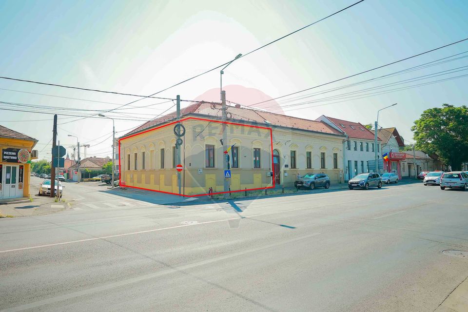 235sq.m Commercial Space for rent, Ultracentral area