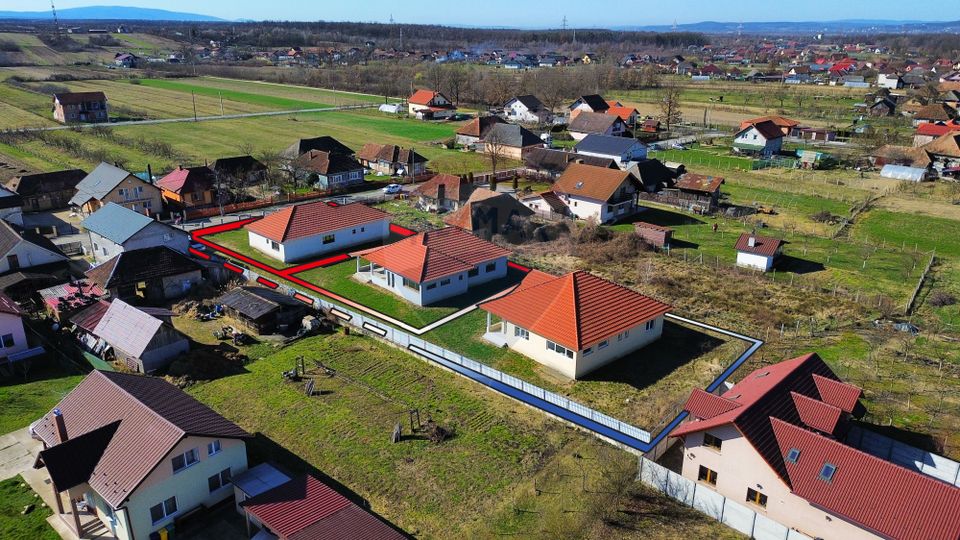 Casă cu 4 camere de vânzare