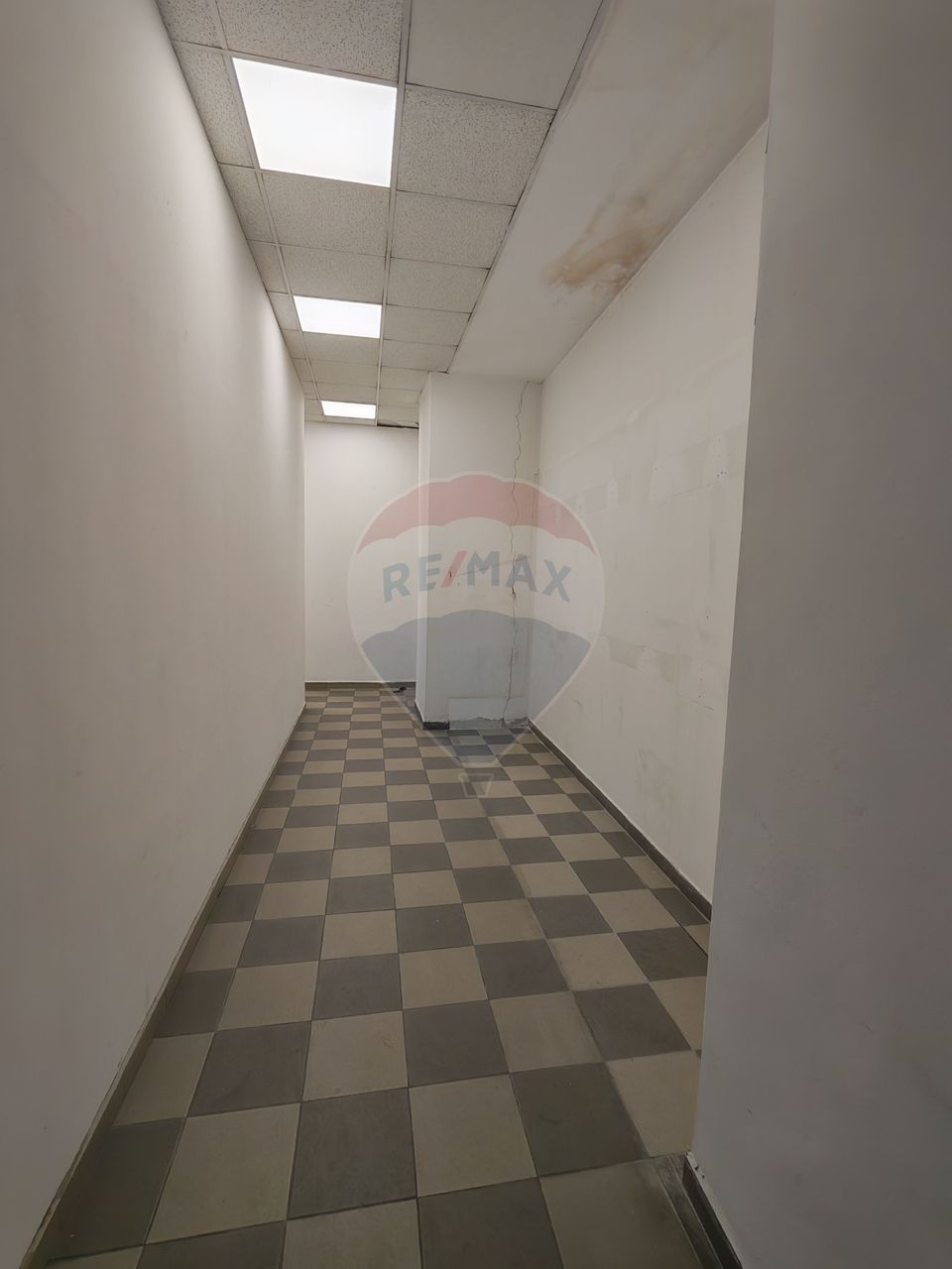 230.99sq.m Commercial Space for rent, Ultracentral area