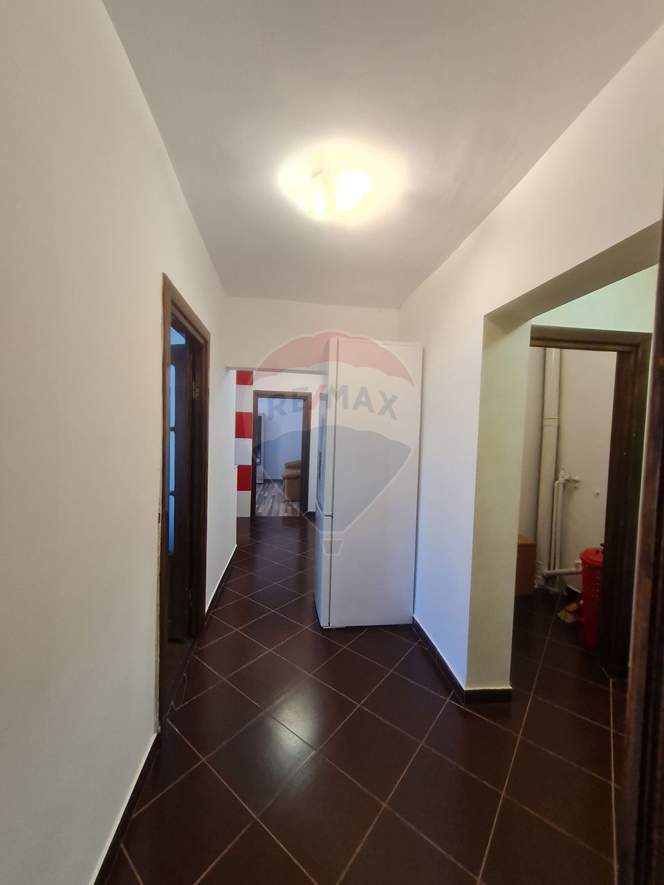 Apartament cu 3 camere de inchiriat