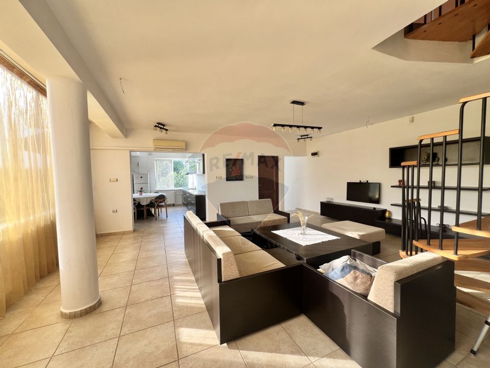 8 room House / Villa for sale