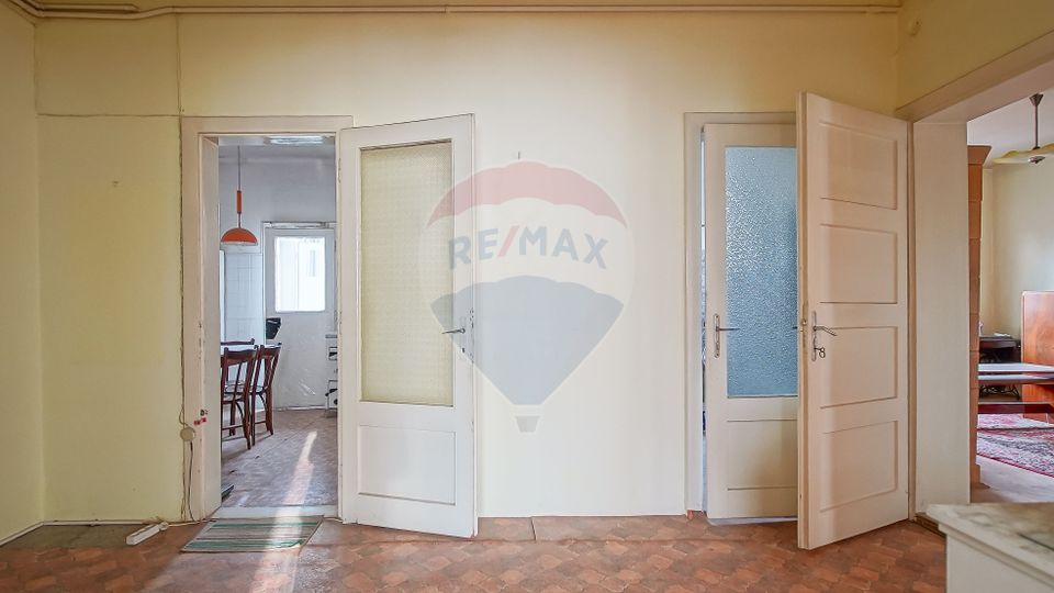 Apartament cu 3 camere de vânzare în zona Centrul Civic