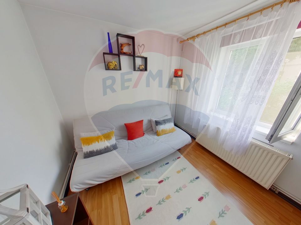 Apartament cu 3 camere/ Str. Cuza Vodă