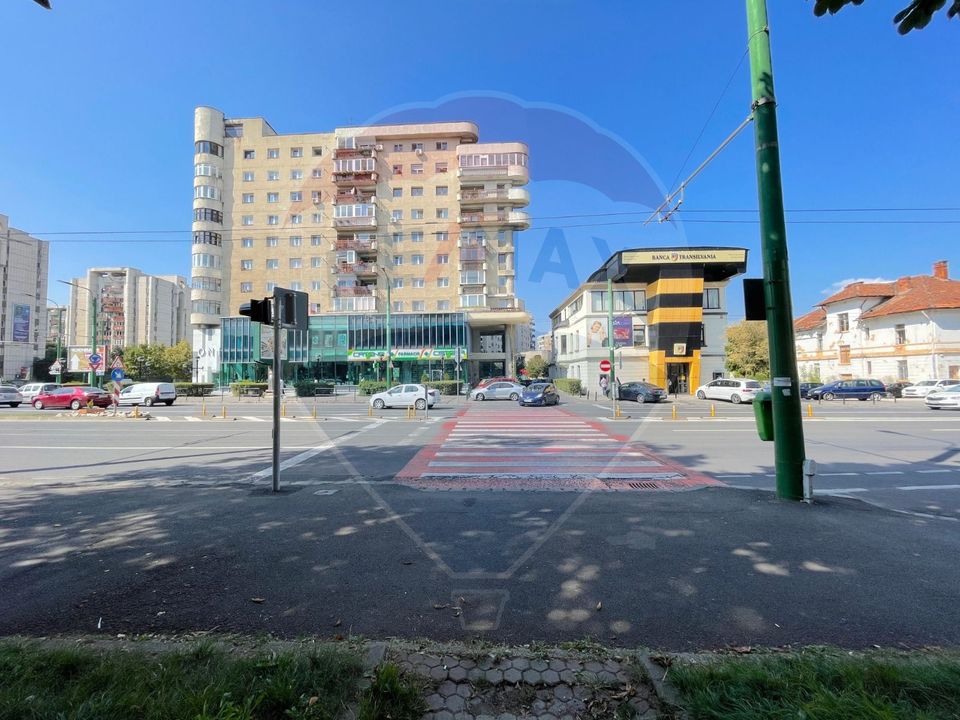 Spațiu de închiriat în zona 13 Decembrie