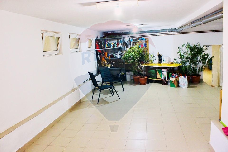 Casă / Vilă cu 6 camere de vânzare în zona Oncea