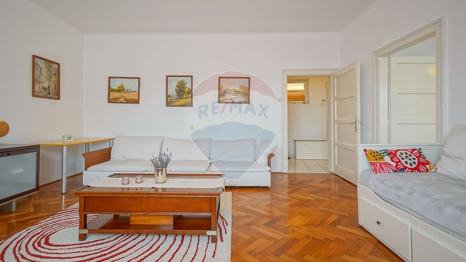 Apartament confortabil, 2 camere de închiriat, locație centrală