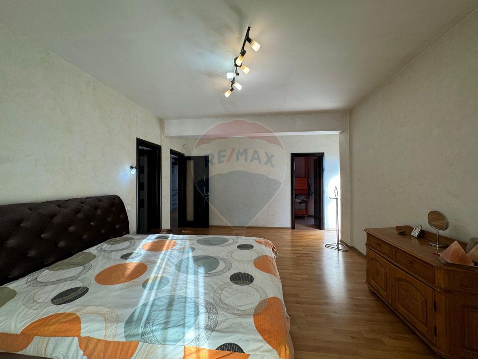 4 room House / Villa for sale, Calea Moldovei area