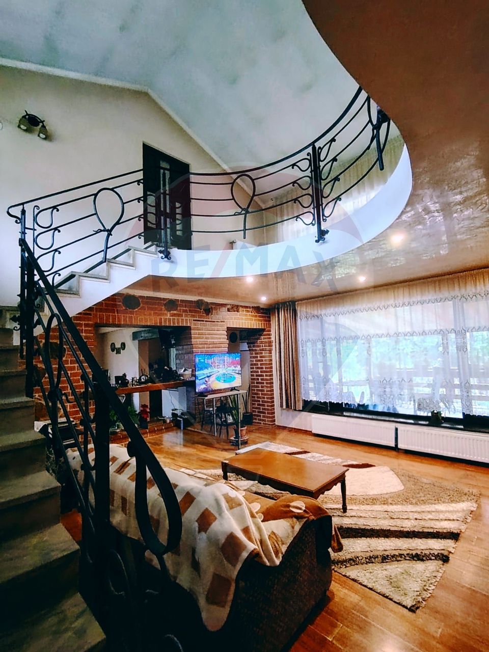 COMISION ZERO - Casa de locuit+spatiu comercial cu multiple functiuni