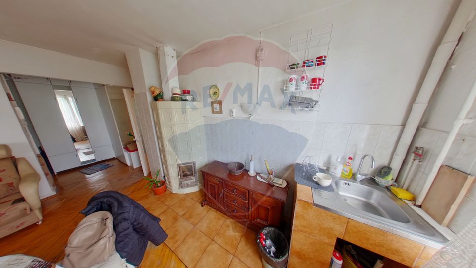 Apartament cu 3 camere de vânzare Str. 1 Mai