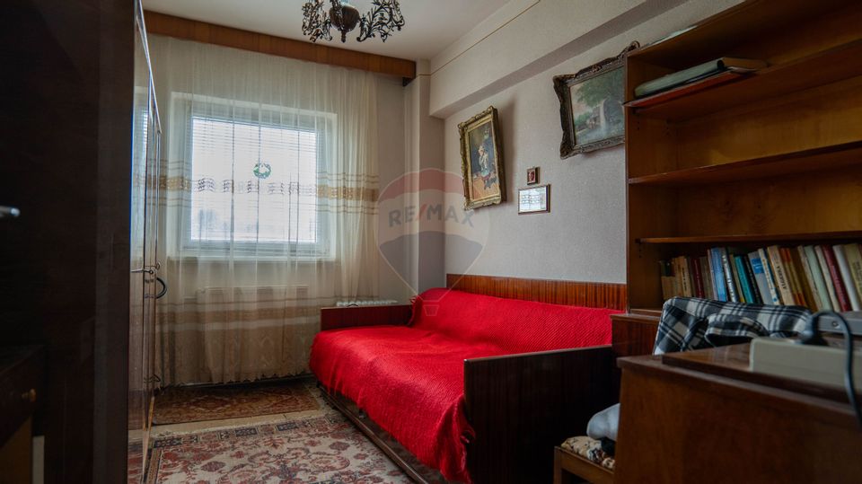 Vanzare apartament 4 camere, decomandat, Breaza, Aleea Parcului