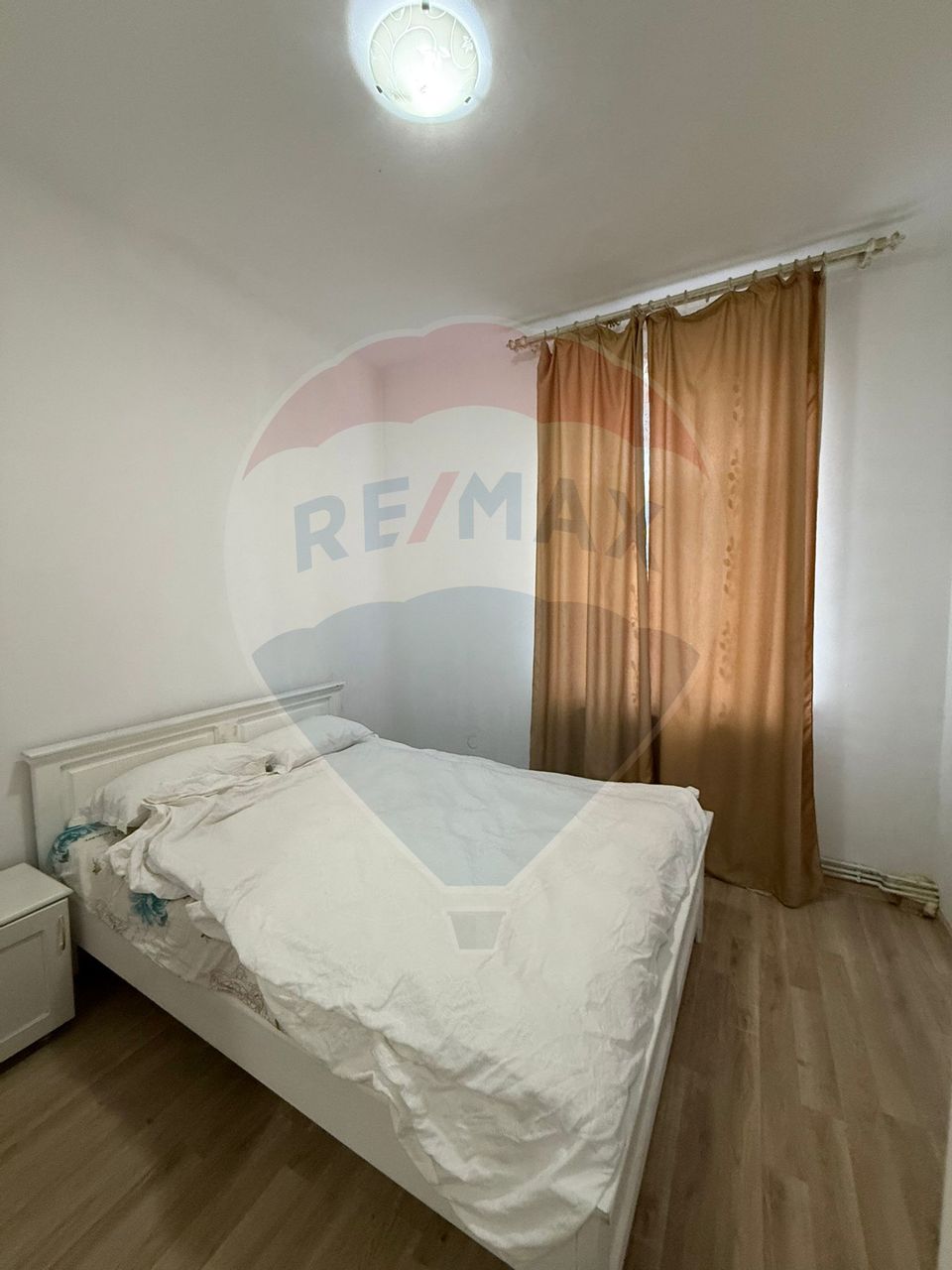 Apartament cu 3 camere de închiriat în zona Ultracentral
