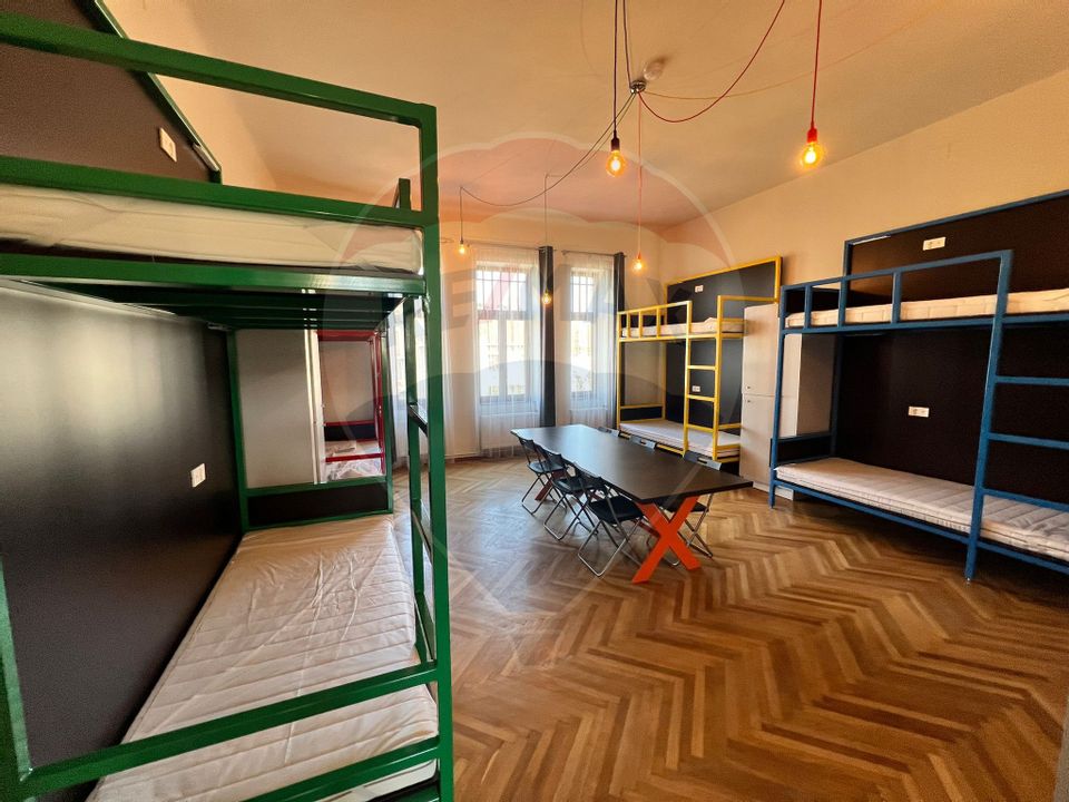 Apartament nou renovat cu 4 camere de închiriat pe Horea