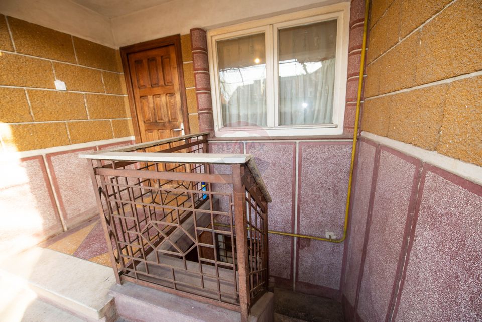 Casa individuala cu 7 camere, de vanzare 250 mp utili,  Buzau