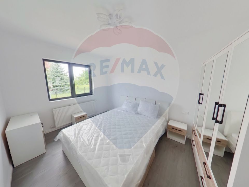 Casă / Vilă cu 4 camere de vânzare în zona Nord-Est