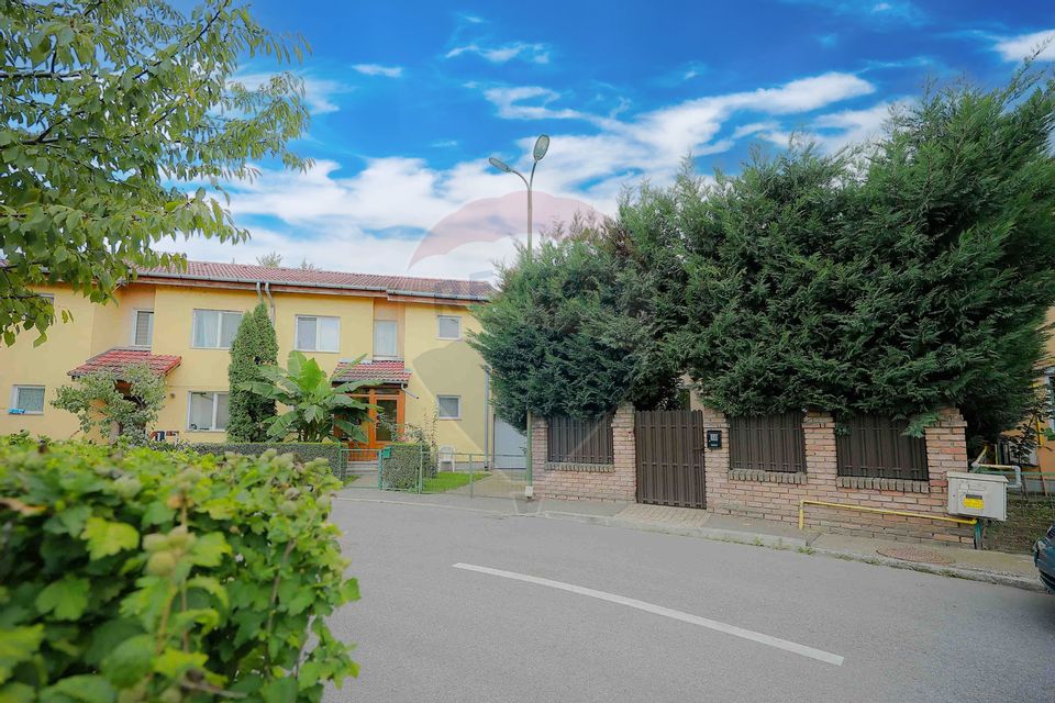 Casă de vânzare cu 3 dormitoare, cartier Europa, Oradea