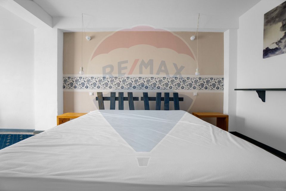 39 room Hotel / Pension for sale