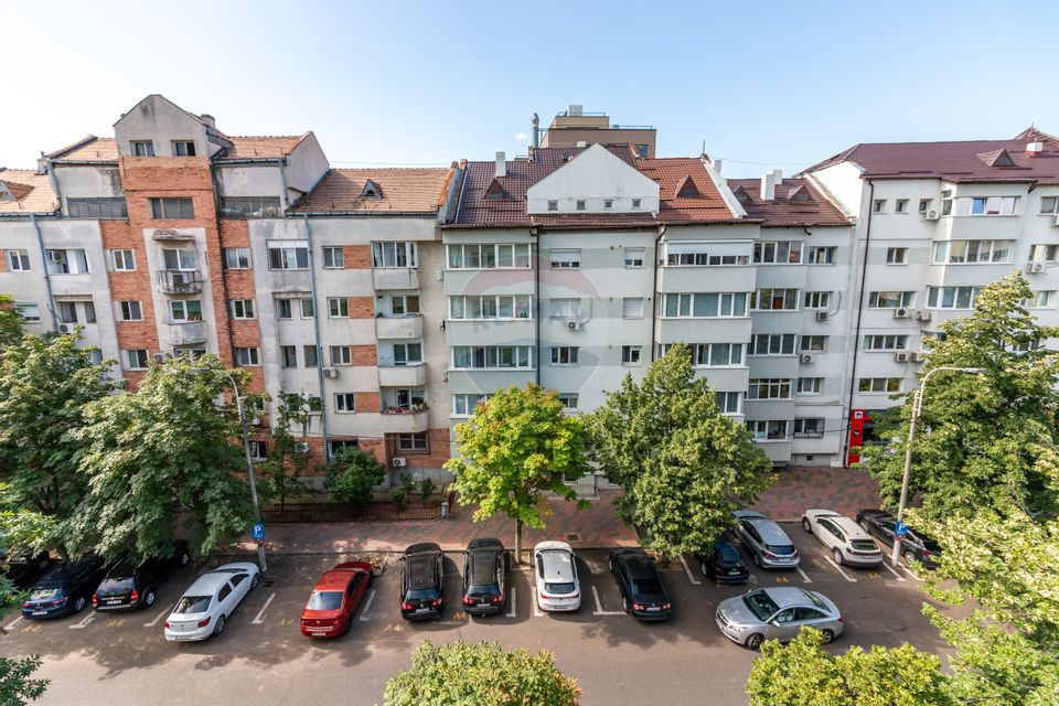 2 room apartment | Calea Călărașilor | 56 sqm | 1997 | 4/5 | Speaker