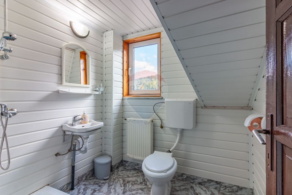 Pensiune/Casa de vânzare în Sinaia – 450 mp, lângă Castelul Peleș