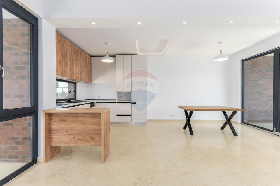 Vânzare Vilă cu 5 camere, curte si parcare de vânzare in TUNARI