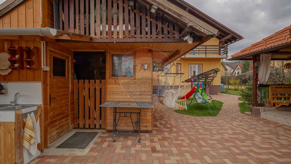 Vilă cu 6 camere de vânzare în zona Primaverii, Râșnov - Comision 0