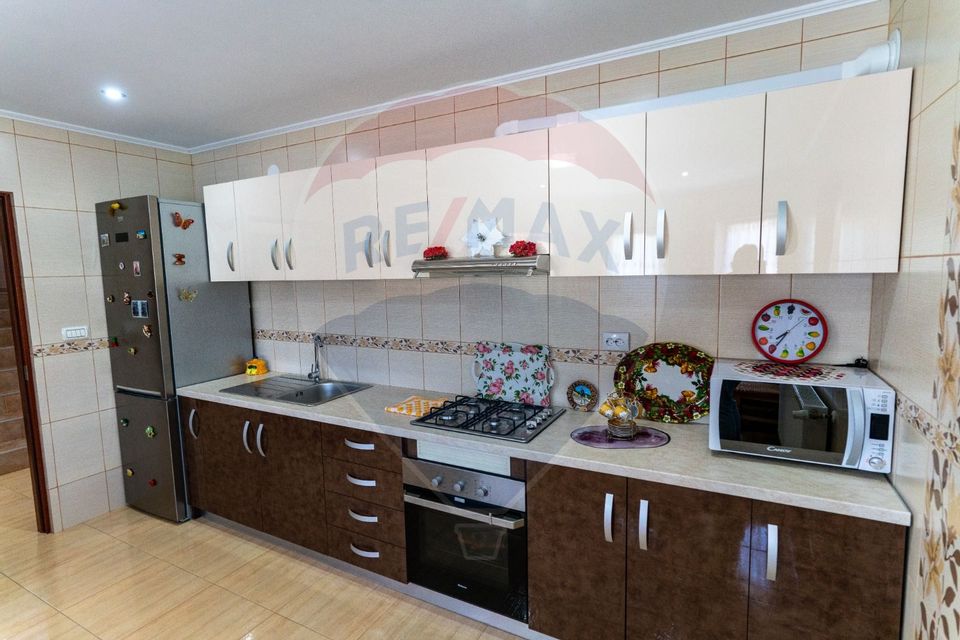 6 room House / Villa for sale