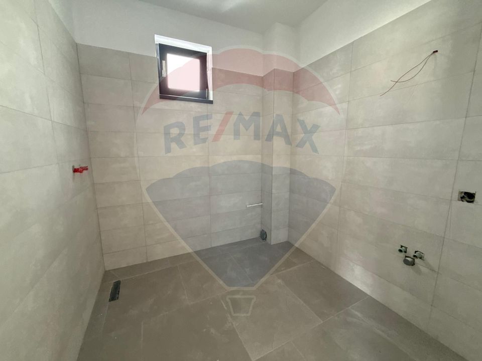 Casă / Vilă cu 4 camere de vânzare în zona Lascar Catargiu