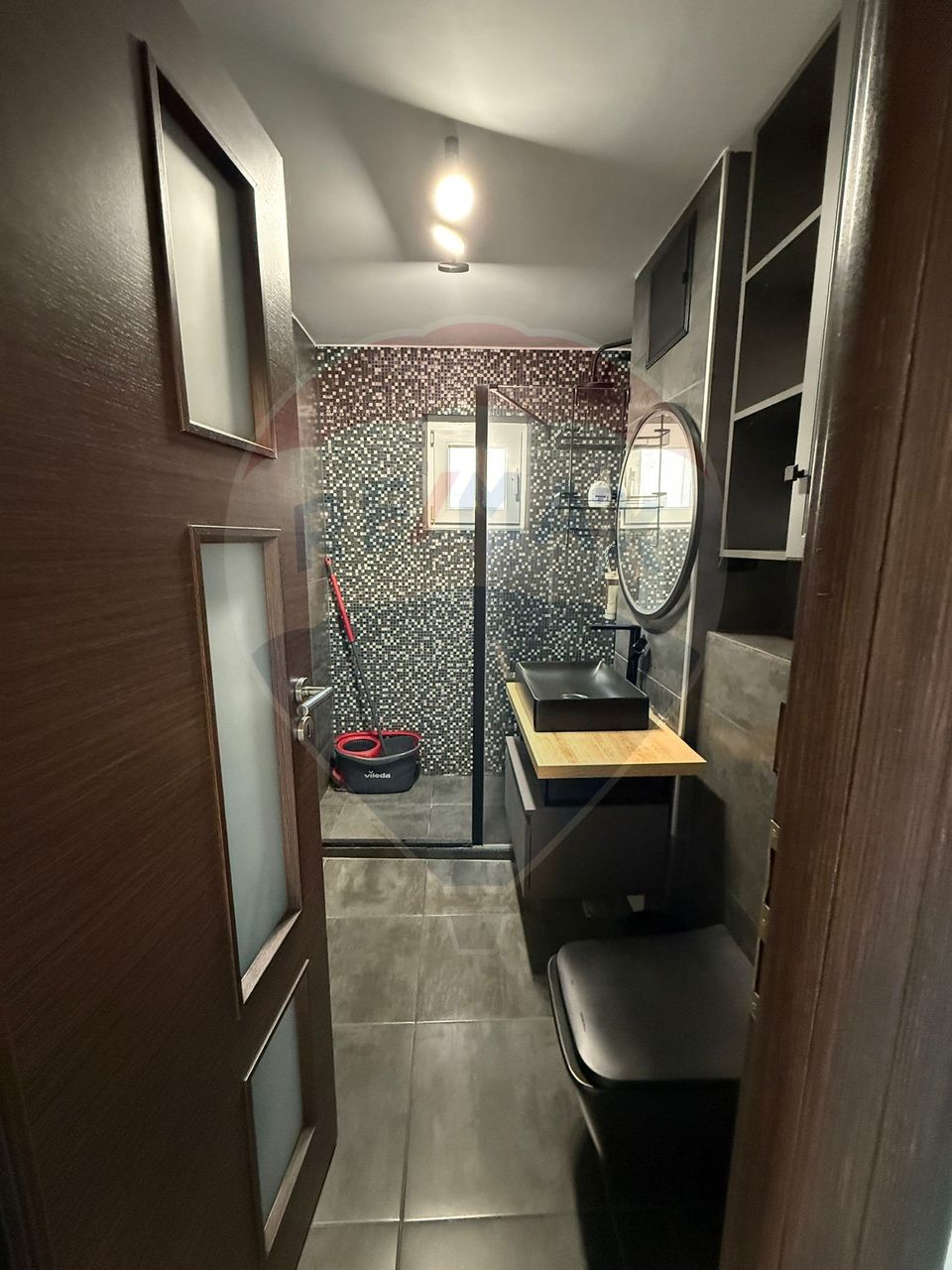 de inchiriat 3 camere, 70 mp, ultrafinisat, 3/4, centrala