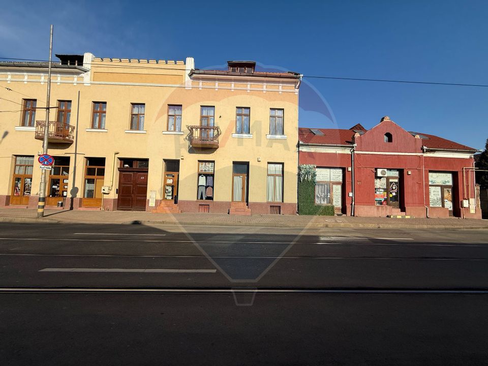 50sq.m Commercial Space for rent, Ultracentral area