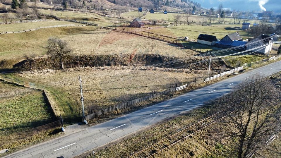 Land 5,282sqm Vatra Moldovitei / None
