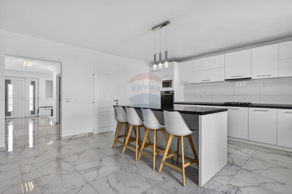 6 room House / Villa for sale