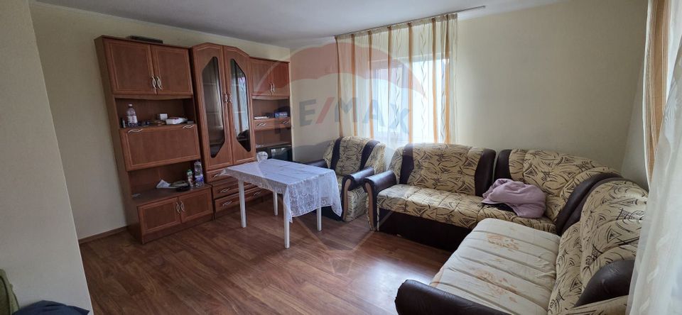 Casă / Vilă cu 5 camere de vânzare în zona Obor