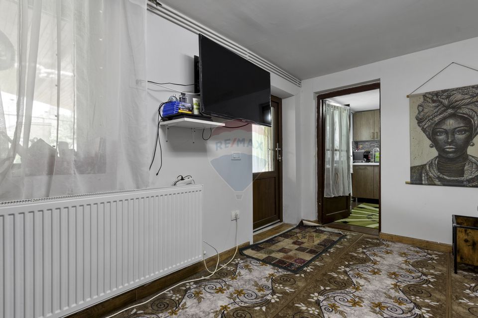 Casă complet renovata cu teren 648 mp de vanzare in Gradiste,Arad