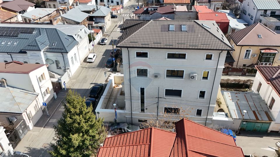 De vânzare Bloc Boutique Lux S+P+3E în zona Parcul Carol - Unirii