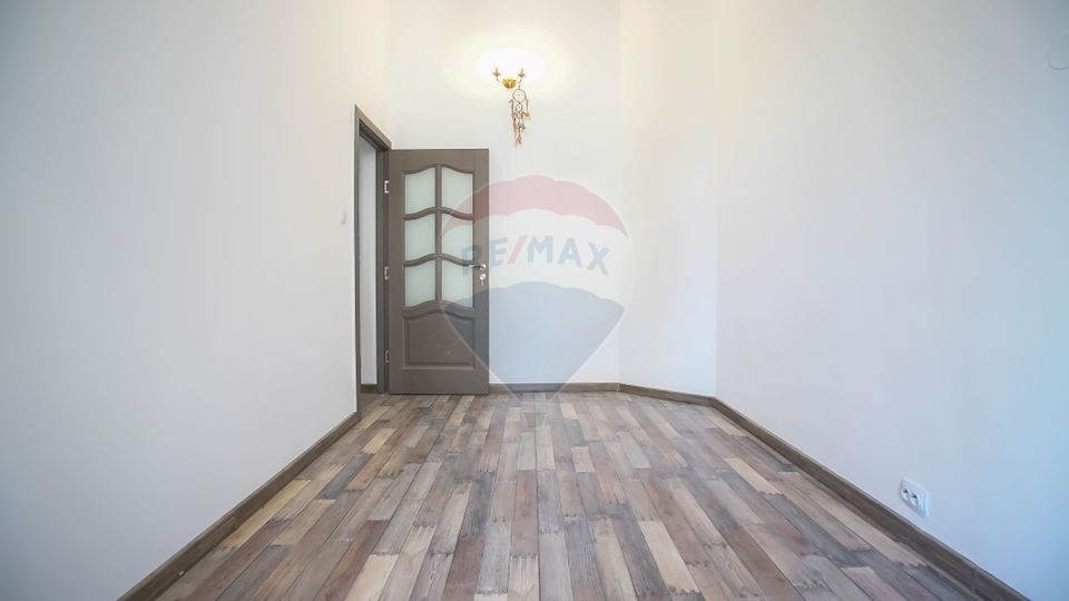 Apartament recent renovat langă Teatrul Dramatic. Fără comision!