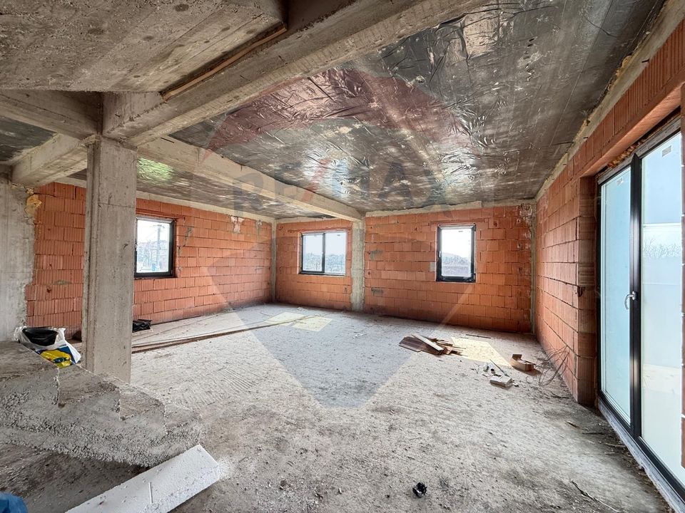 4 room House / Villa for sale